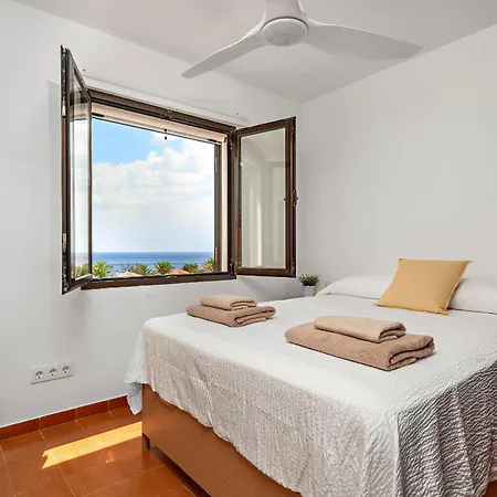 Felicidad Apartment *